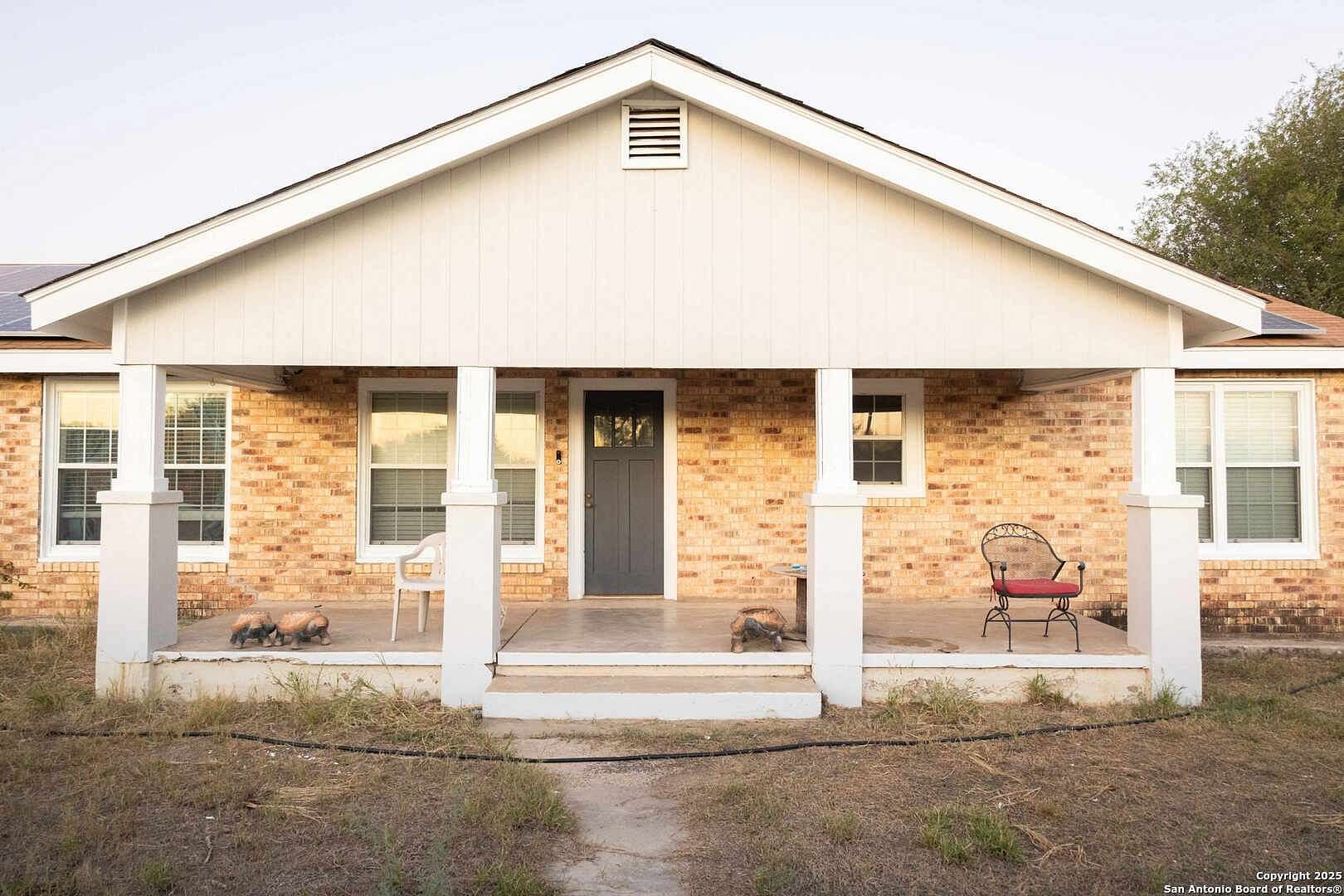 13 Acres of Land with Home for Sale in Carrizo Springs, Texas