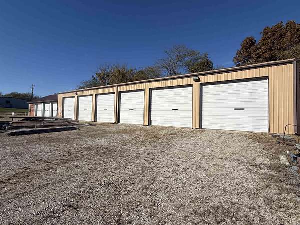 4 Acres of Improved Commercial Land for Sale in Thayer, Missouri