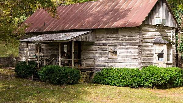 4 Acres of Residential Land with Home for Sale in Russellville, Kentucky