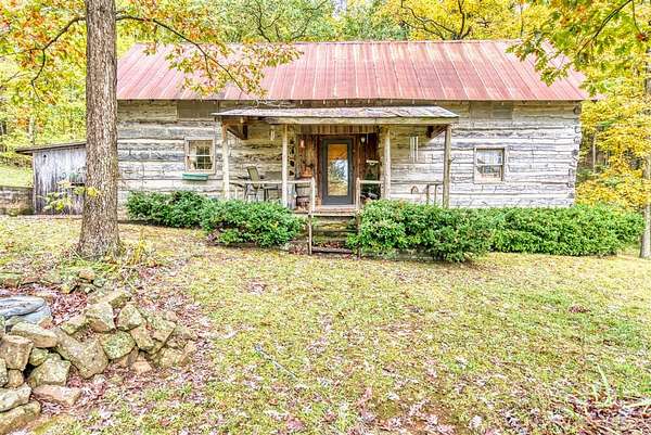 4 Acres of Residential Land with Home for Sale in Russellville, Kentucky