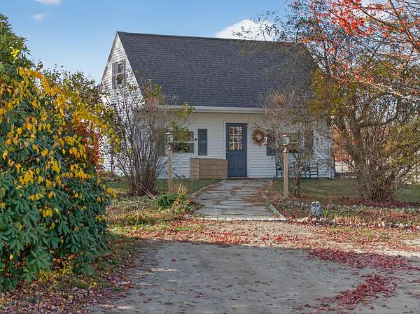 2.23 Acres of Residential Land with Home for Sale in Harpswell Town, Maine