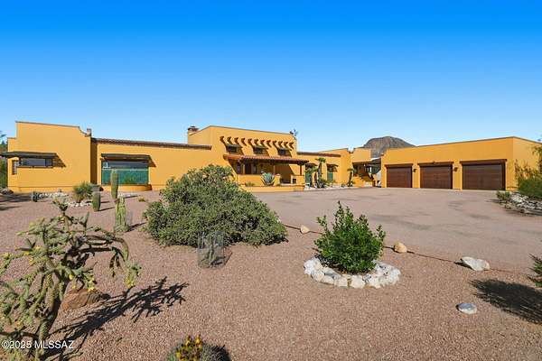 4 Acres of Residential Land with Home for Sale in Tucson, Arizona