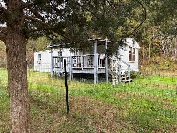 1.85 Acres of Residential Land with Home for Sale in Beattyville, Kentucky