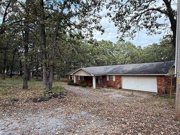 1.73 Acres of Residential Land with Home for Sale in Muskogee, Oklahoma