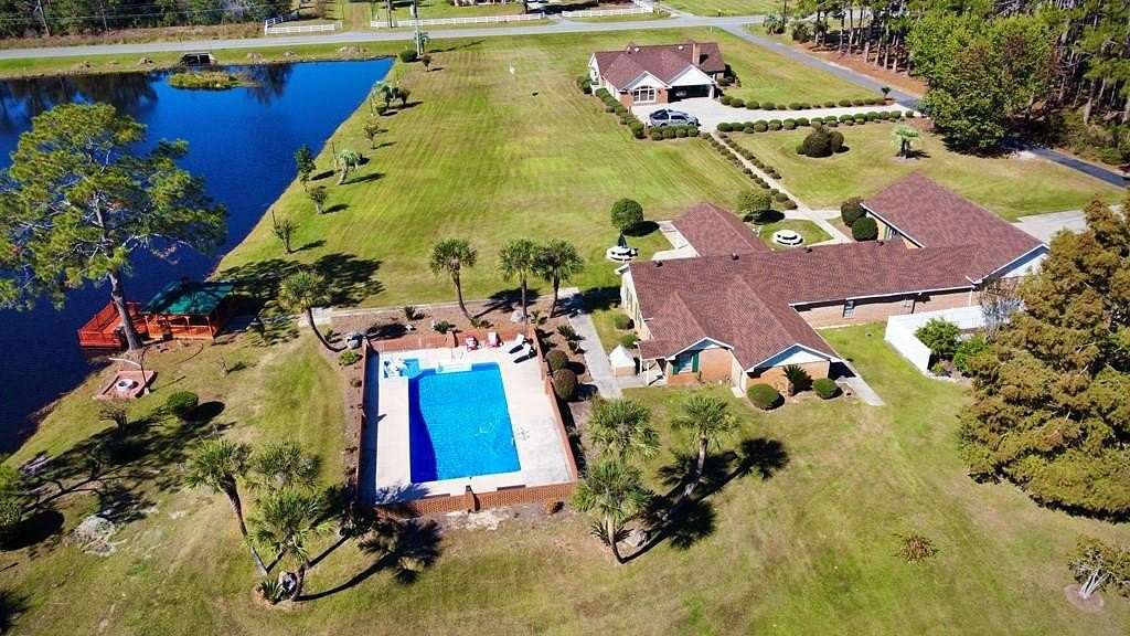 3.55 Acres of Residential Land with Home for Sale in Hazlehurst, Georgia