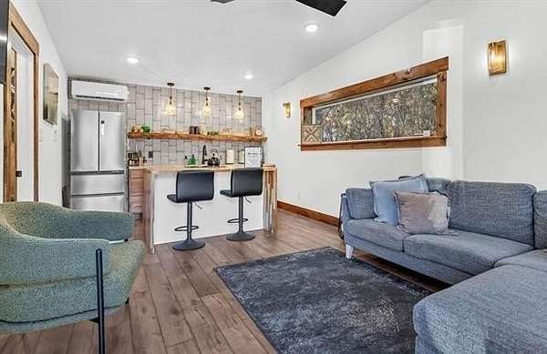 1.46 Acres of Improved Mixed-Use Land for Sale in Lindale, Texas