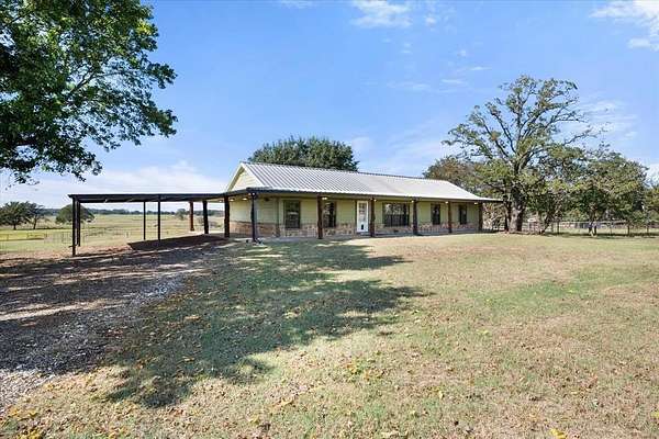 23.9 Acres of Agricultural Land with Home for Sale in Fairfield, Texas