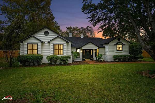 1.5 Acres of Residential Land with Home for Sale in Bossier City, Louisiana