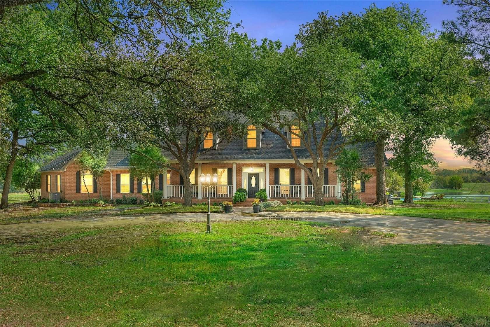 118 Acres of Land with Home for Sale in Mabank, Texas