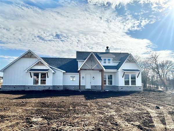 1.86 Acres of Residential Land with Home for Sale in Weatherford, Texas