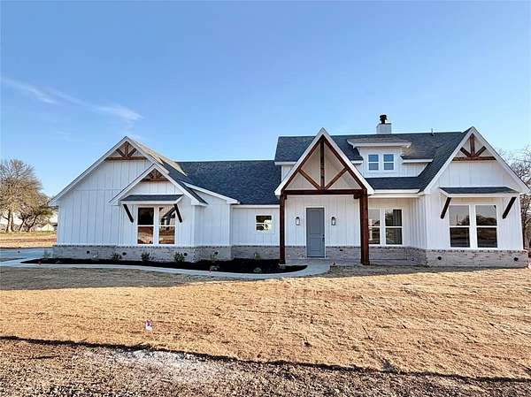 1.86 Acres of Land with Home for Sale in Weatherford, Texas