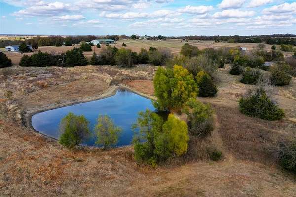 8 Acres of Residential Land for Sale in Farmersville, Texas