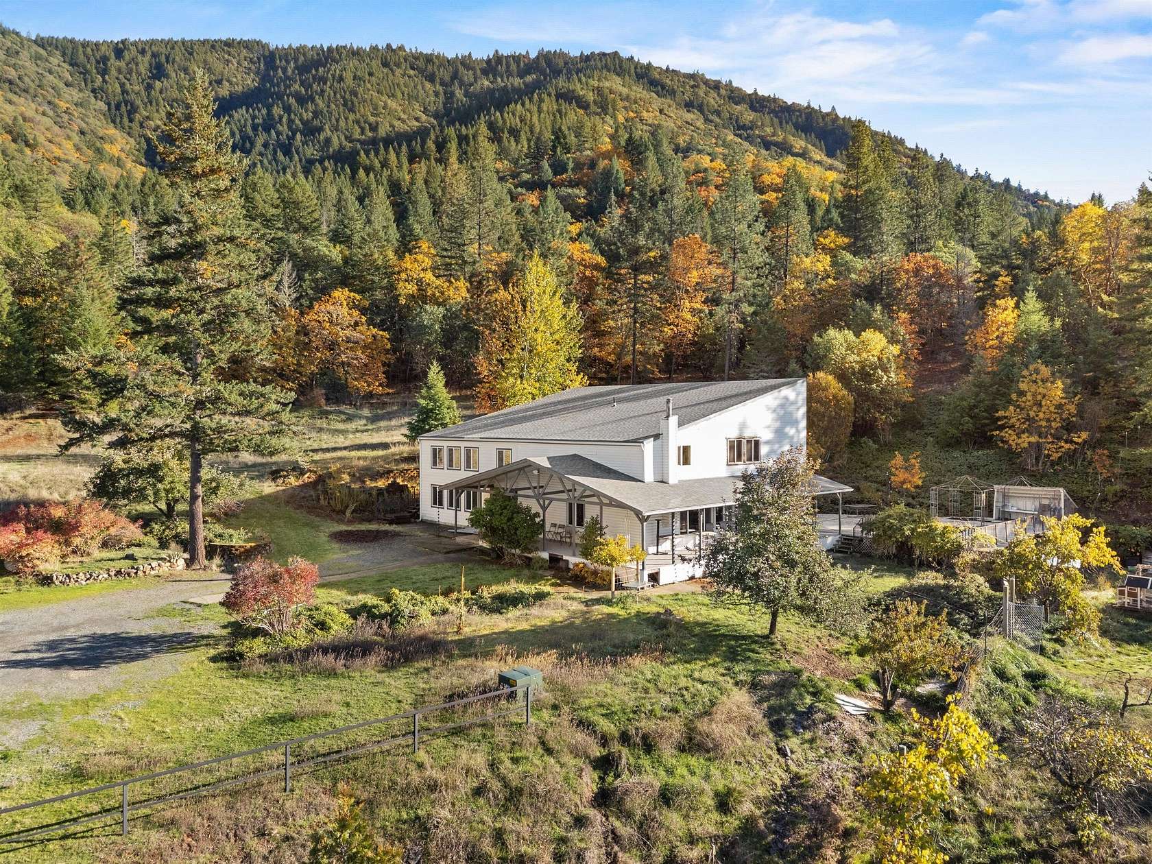 20 Acres of Recreational Land with Home for Sale in Grants Pass, Oregon