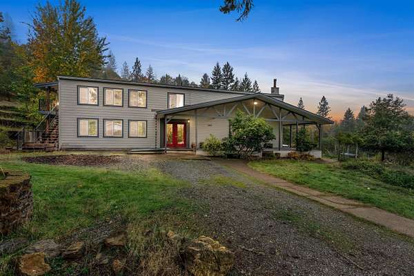 20 Acres of Recreational Land with Home for Sale in Grants Pass, Oregon