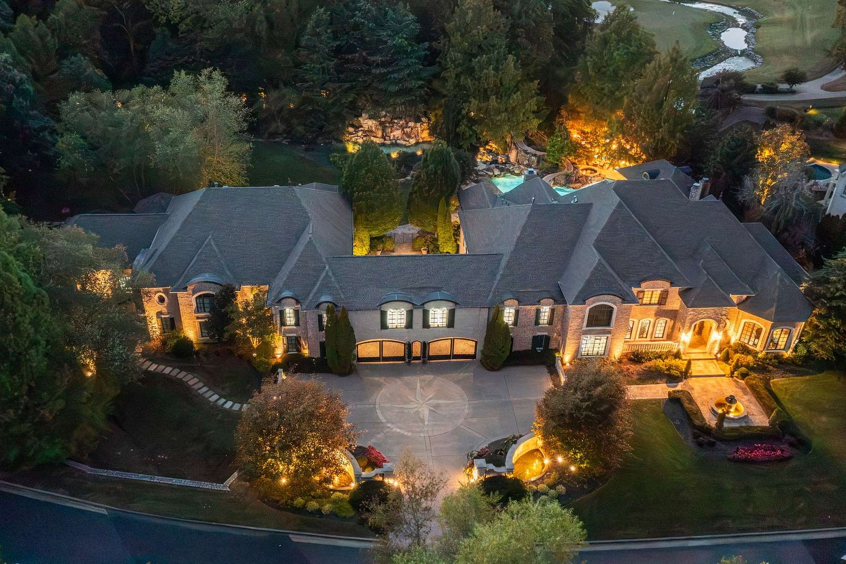 2.4 Acres of Residential Land with Home for Sale in Brentwood, Tennessee