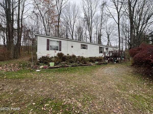 2.45 Acres of Residential Land with Home for Sale in Lake Ariel, Pennsylvania