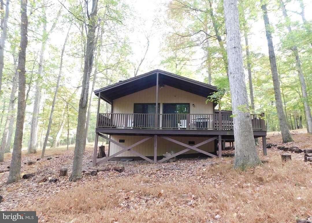 1.75 Acres of Residential Land with Home for Sale in Hedgesville, West Virginia