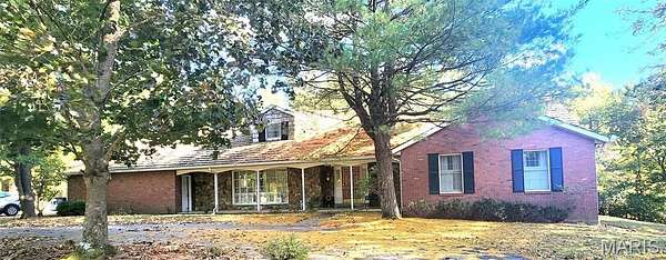 4.86 Acres of Residential Land with Home for Sale in Chester, Illinois