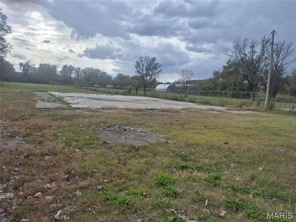1.29 Acres of Commercial Land for Sale in East St. Louis, Illinois