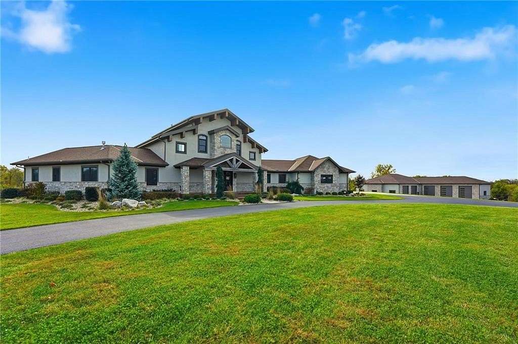 39 Acres of Recreational Land with Home for Sale in Kansas City, Missouri