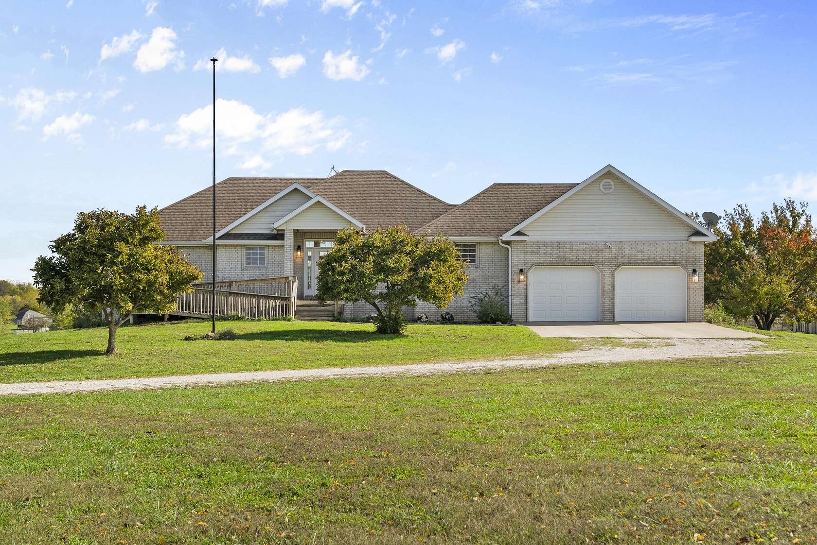 10 Acres of Residential Land with Home for Sale in Springfield, Missouri