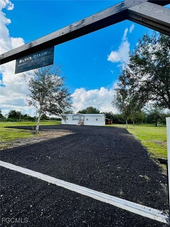 3.75 Acres of Residential Land with Home for Lease in Clewiston, Florida