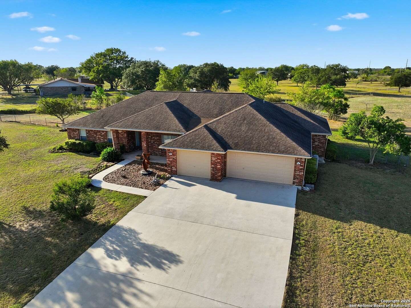 2.5 Acres of Residential Land with Home for Sale in Seguin, Texas