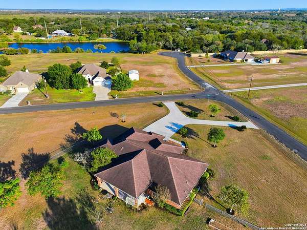 2.5 Acres of Residential Land with Home for Sale in Seguin, Texas
