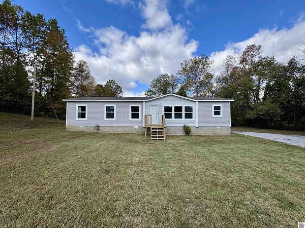 1.57 Acres of Residential Land with Home for Sale in Benton, Kentucky