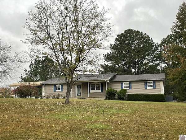 1.7 Acres of Residential Land with Home for Sale in Benton, Kentucky