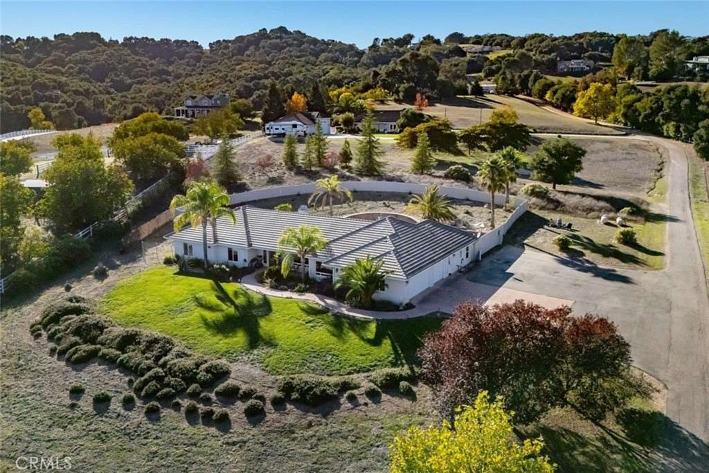 2.62 Acres of Residential Land with Home for Sale in Atascadero, California