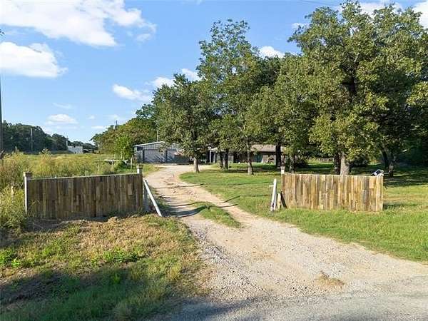 34.6 Acres of Land with Home for Sale in Ardmore, Oklahoma