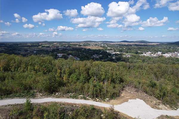 5.62 Acres of Residential Land for Sale in Monticello, Kentucky