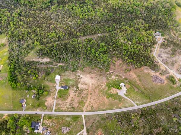 14.9 Acres of Land for Sale in Columbia, Tennessee