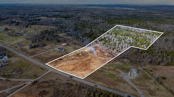 16.3 Acres of Land for Sale in Columbia, Tennessee