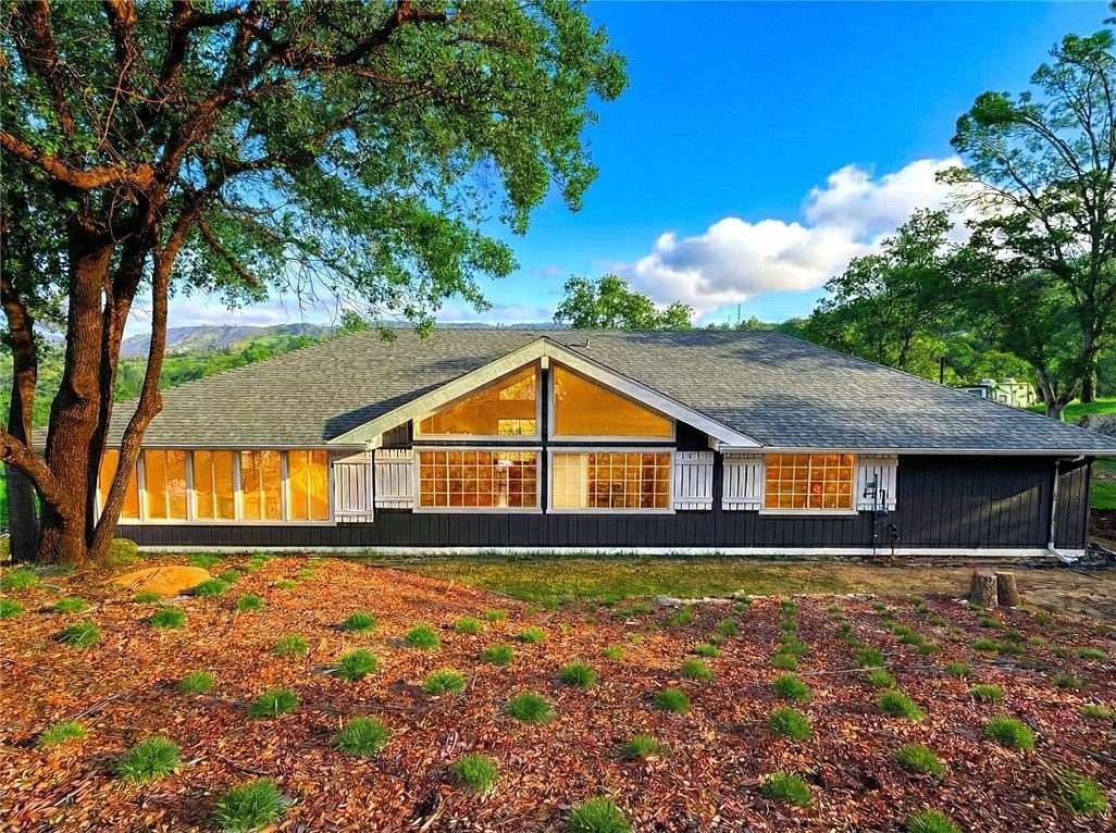 5.1 Acres of Land with Home for Sale in Clovis, California