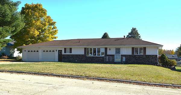 0.35 Acres of Residential Land with Home for Sale in Maquoketa, Iowa