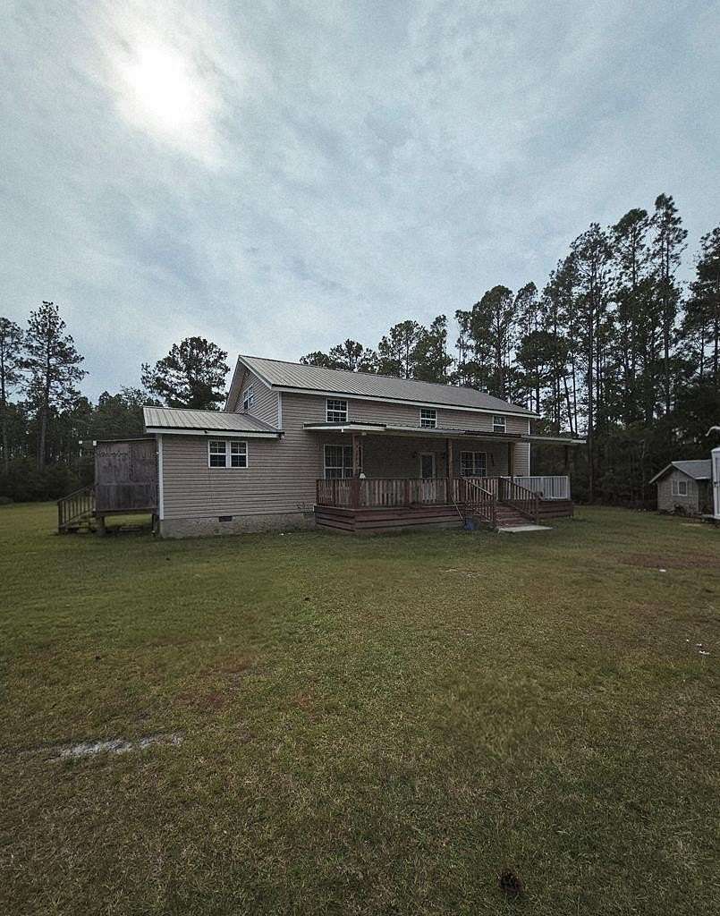 4 Acres of Residential Land with Home for Sale in Nashville, Georgia