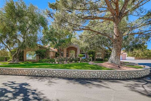 5 Acres of Land with Home for Sale in Las Vegas, Nevada