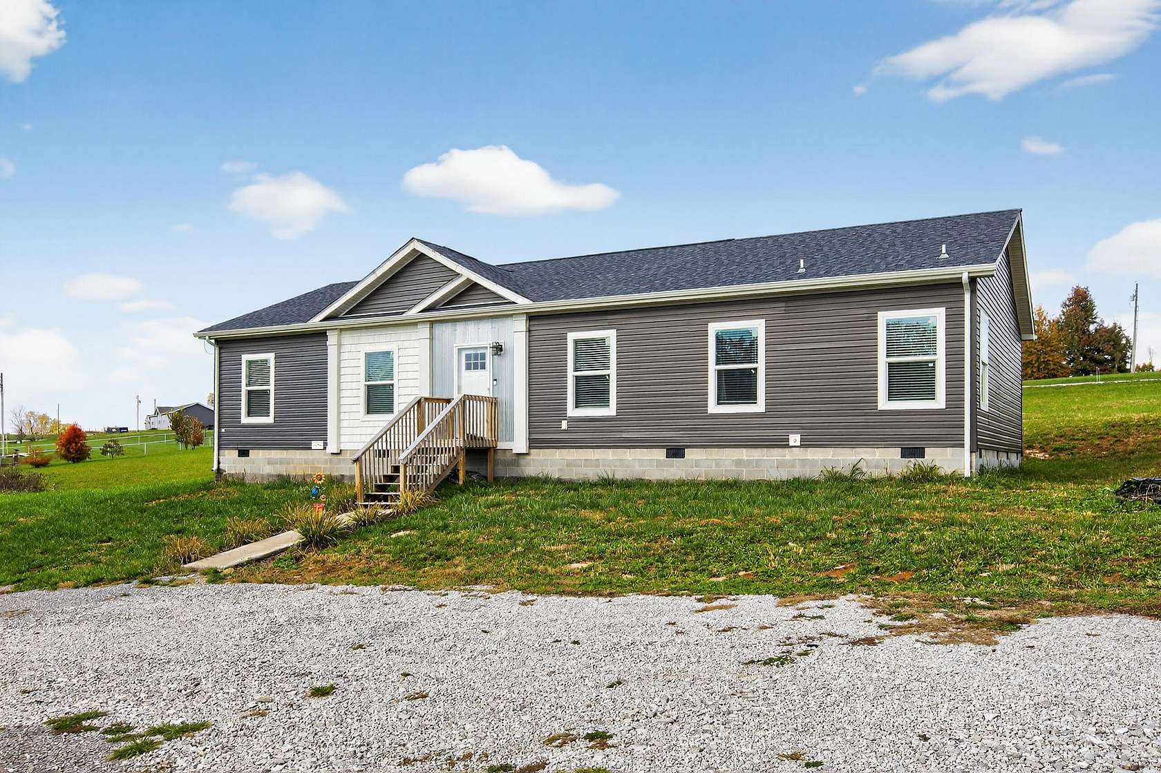 2.85 Acres of Residential Land with Home for Sale in Cynthiana, Kentucky