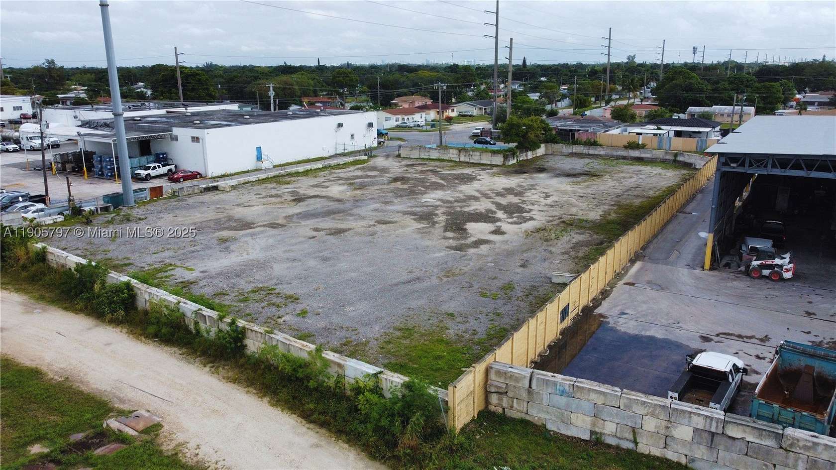 0.99 Acres of Commercial Land for Lease in Miami, Florida