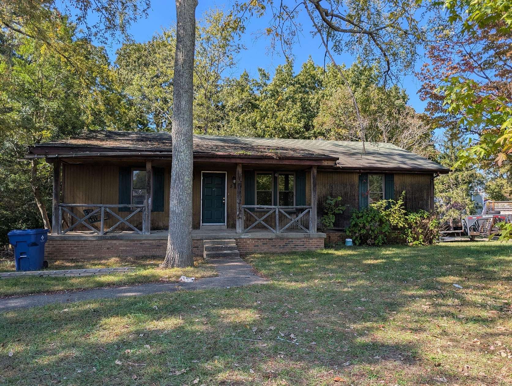 1.56 Acres of Residential Land with Home for Sale in Clarksville, Tennessee