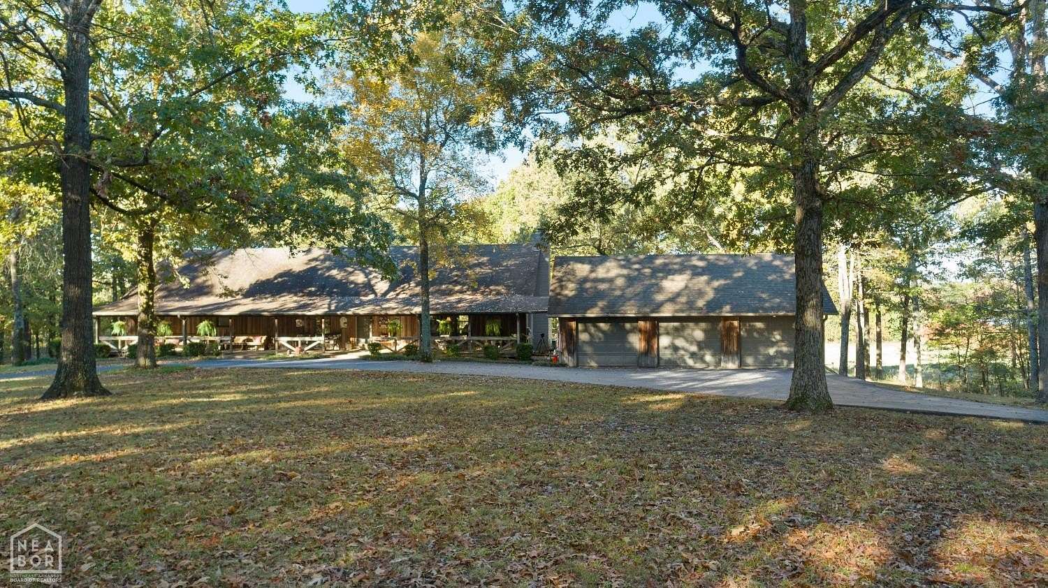 8 Acres of Residential Land with Home for Sale in Jonesboro, Arkansas