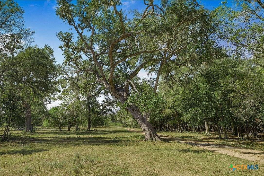 467 Acres of Improved Land for Sale in Edna, Texas