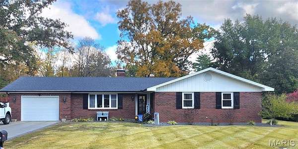 5.2 Acres of Residential Land with Home for Sale in Chester, Illinois