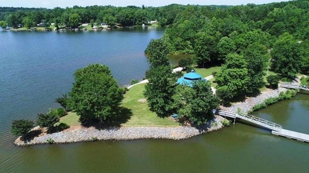 1.29 Acres of Residential Land for Sale in Hodges, South Carolina
