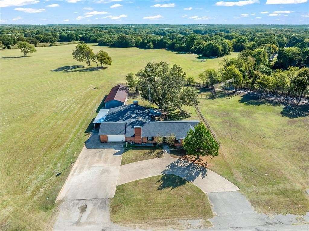 2.69 Acres of Land with Home for Sale in Canton, Texas