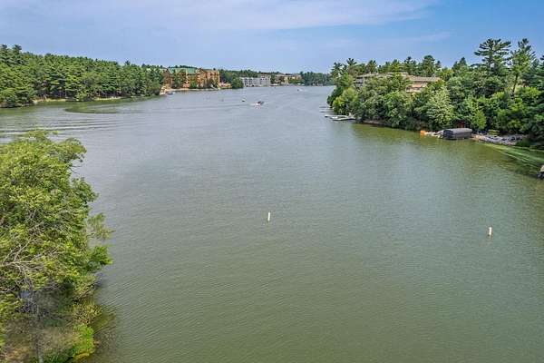 1.63 Acres of Residential Land with Home for Sale in Wisconsin Dells, Wisconsin