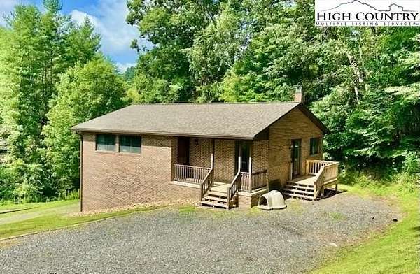 5.32 Acres of Residential Land with Home for Sale in Jefferson, North Carolina