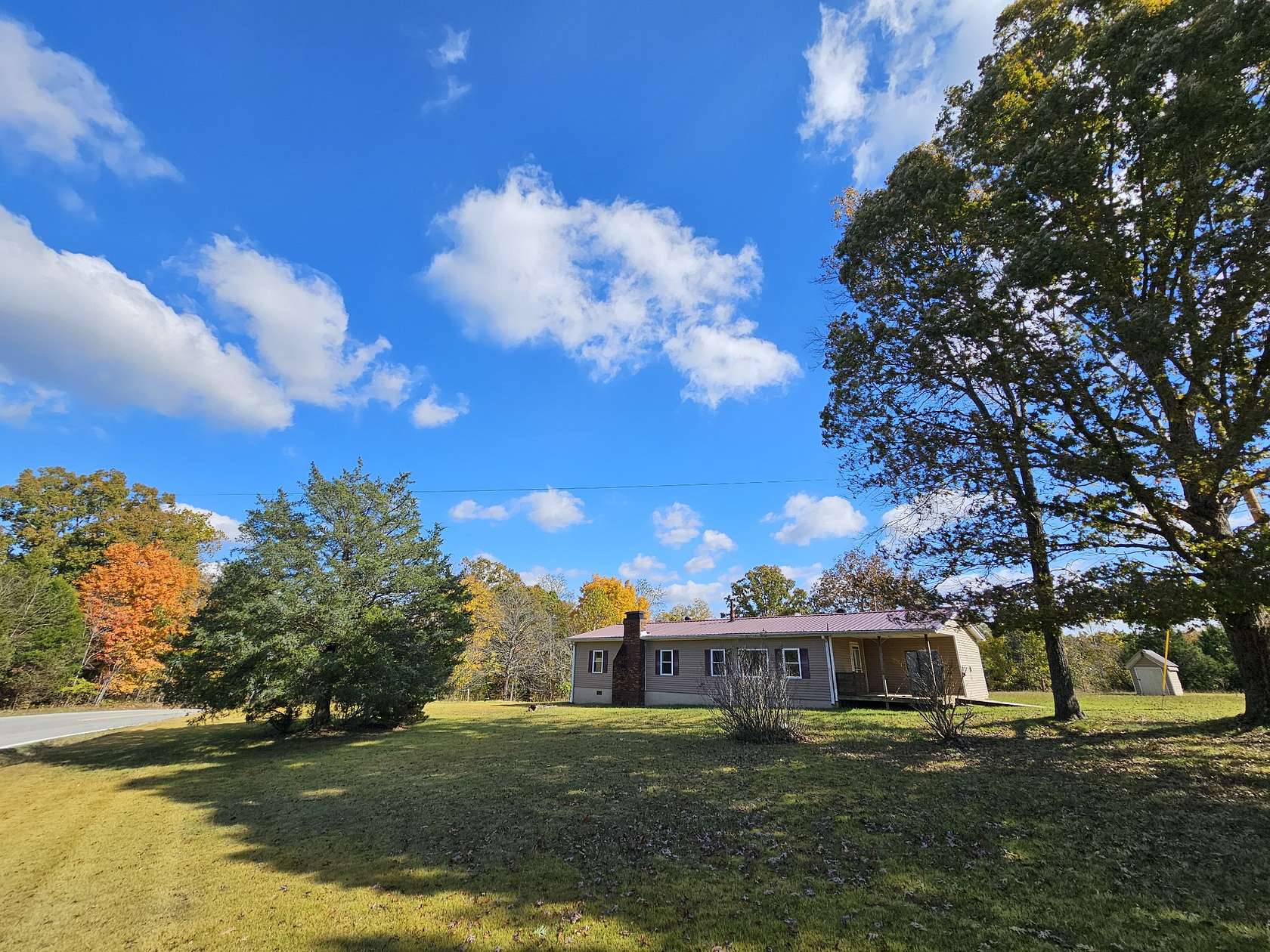 6 Acres of Residential Land with Home for Sale in Indian Mound, Tennessee